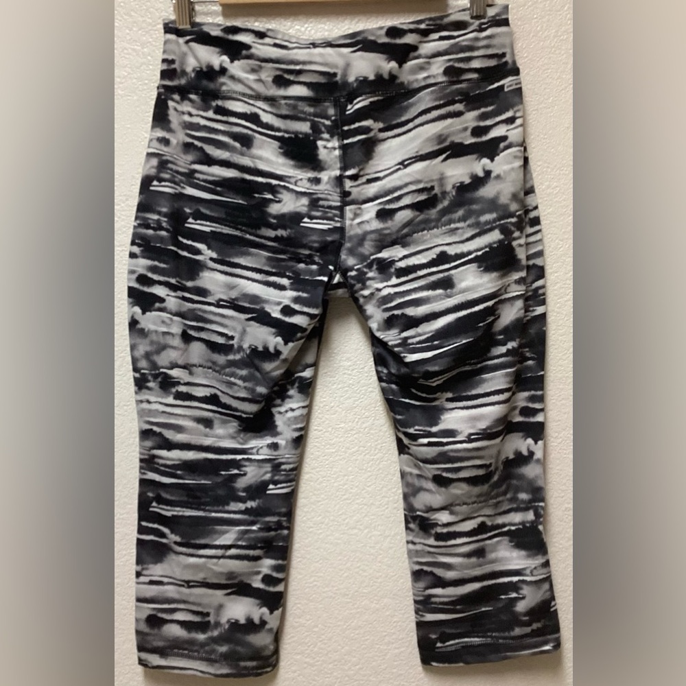 Danskin NOW leggings capri cropped - Picture 2 of 9